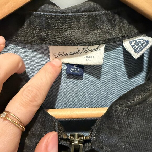 Green velvet utility jumpsuit - Size 10 - Picture 5 of 6